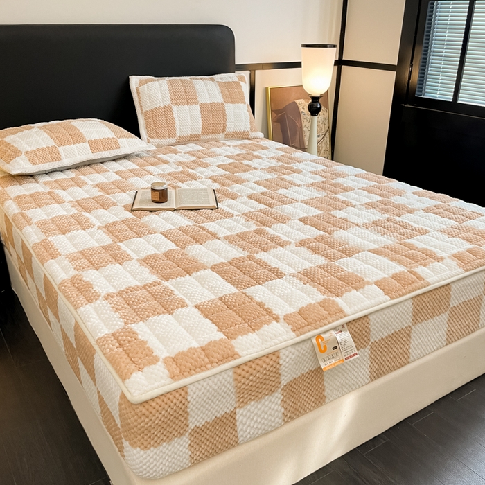 91家纺网 家纺一手货源 找家纺 欧邦 2025新款加厚菠萝格豆豆绒夹棉床笠 床笠单件 菠萝格-驼色