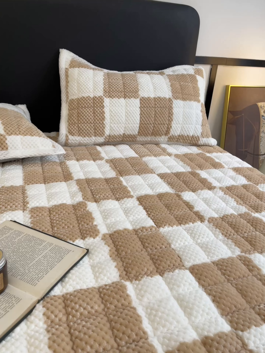 91家纺网 家纺一手货源 找家纺 欧邦 2025新款加厚菠萝格豆豆绒夹棉床笠 床笠单件 菠萝格-驼色