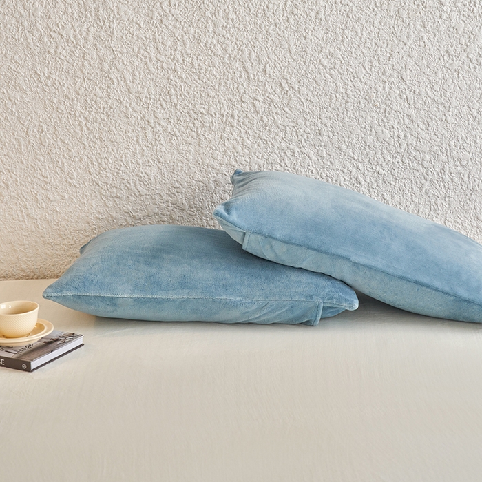 91家纺网 家纺一手货源 找家纺 千朵森 2025新款纯色牛奶绒枕套-芙妮系列单品枕套单件枕套 芙妮-银光蓝