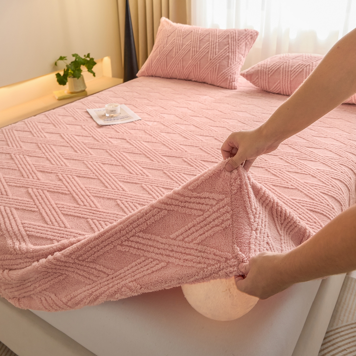 91家纺网 家纺一手货源 找家纺 （总）欧邦 2025新款跨境提花塔芙绒单床笠 床笠单件-素简系列