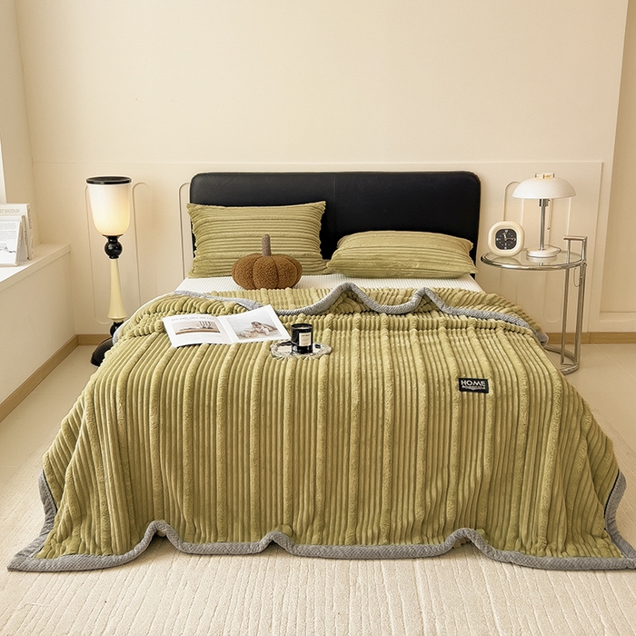 91家纺网 家纺一手货源 找家纺 欧邦 2025新款子母条灰边毛毯毯子多功能盖毯 子母条-草绿灰边