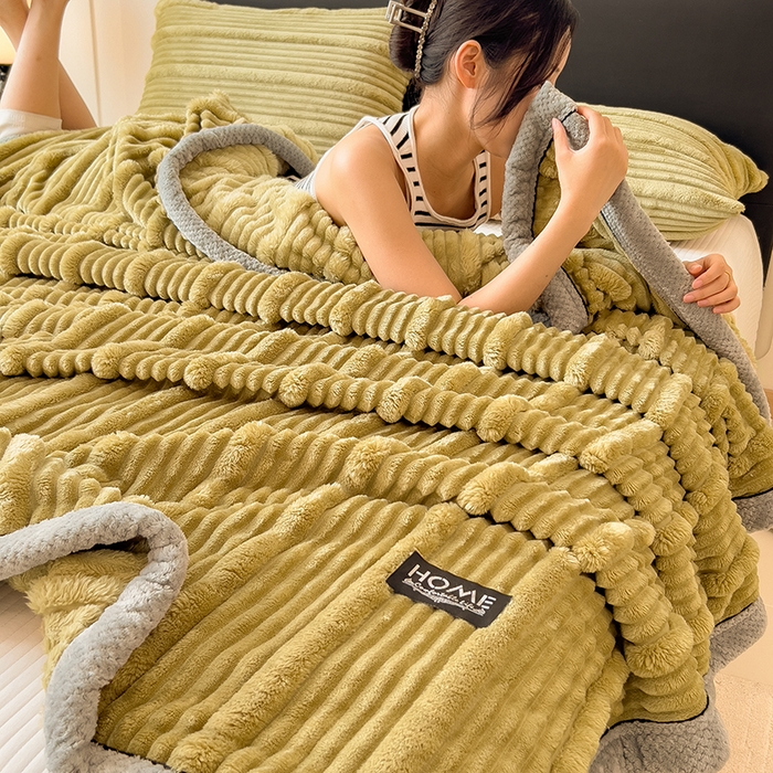 91家纺网 家纺一手货源 找家纺 欧邦 2025新款子母条灰边毛毯毯子多功能盖毯 子母条-草绿灰边