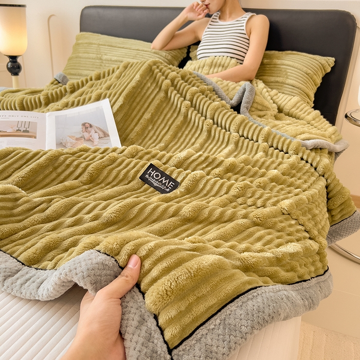 91家纺网 家纺一手货源 找家纺 欧邦 2025新款子母条灰边毛毯毯子多功能盖毯 子母条-草绿灰边