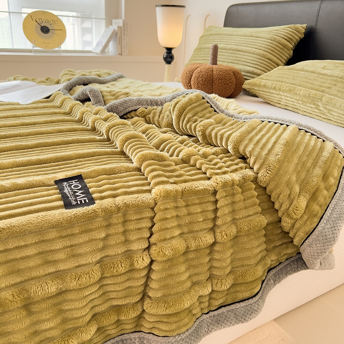 91家纺网 家纺一手货源 找家纺 欧邦 2025新款子母条灰边毛毯毯子多功能盖毯 子母条-草绿灰边