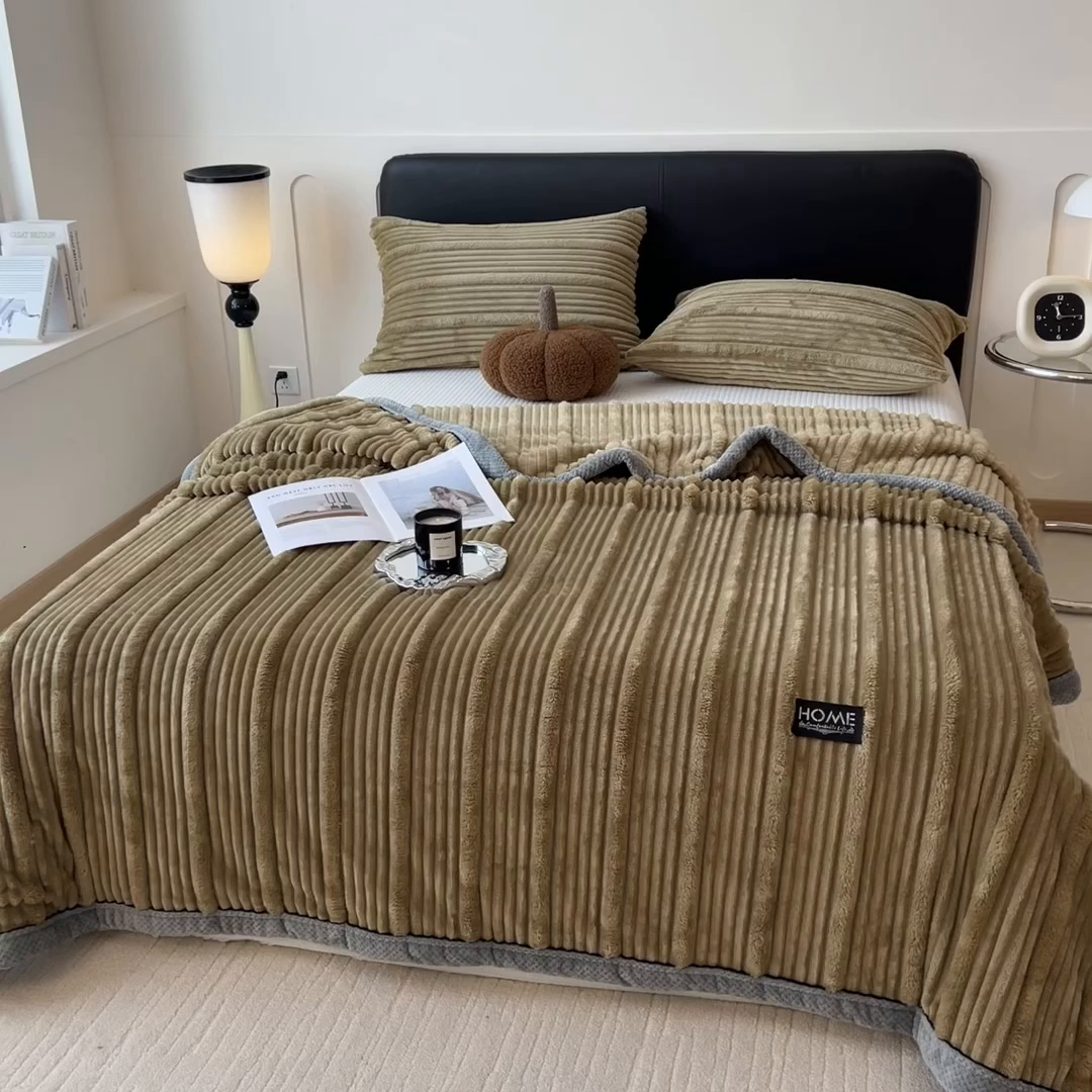 91家纺网 家纺一手货源 找家纺 欧邦 2025新款子母条灰边毛毯毯子多功能盖毯 子母条-草绿灰边