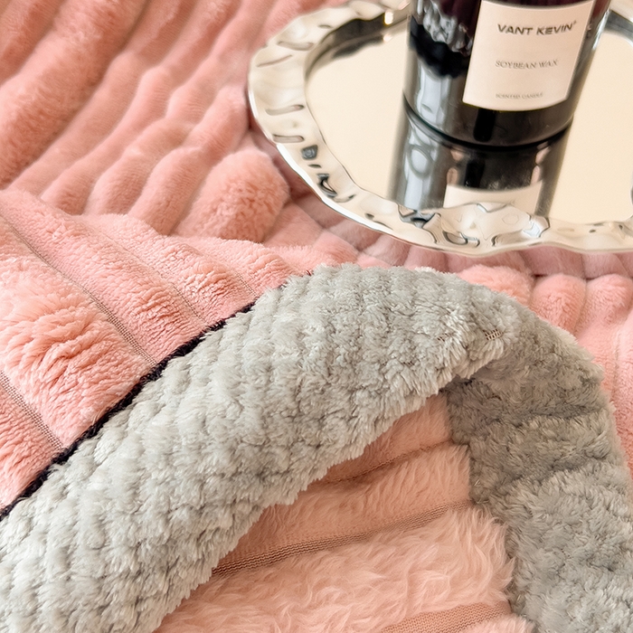 91家纺网 家纺一手货源 找家纺 欧邦 2025新款子母条灰边毛毯毯子多功能盖毯 子母条-豆沙粉灰边