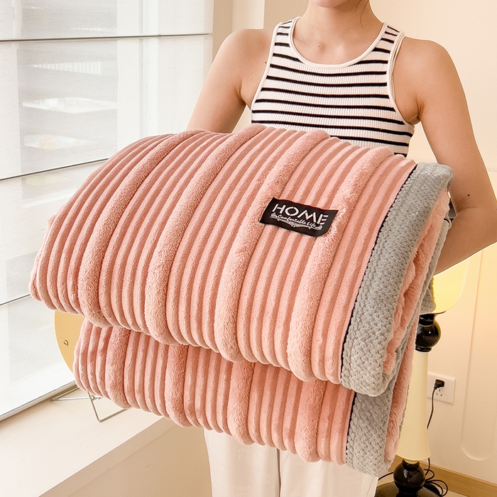 91家纺网 家纺一手货源 找家纺 欧邦 2025新款子母条灰边毛毯毯子多功能盖毯 子母条-豆沙粉灰边