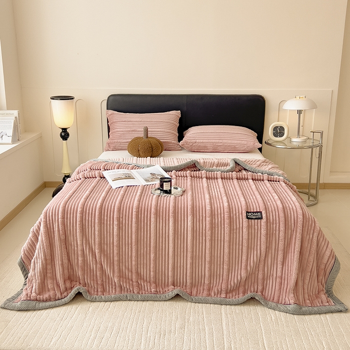 91家纺网 家纺一手货源 找家纺 欧邦 2025新款子母条灰边毛毯毯子多功能盖毯 子母条-豆沙粉灰边