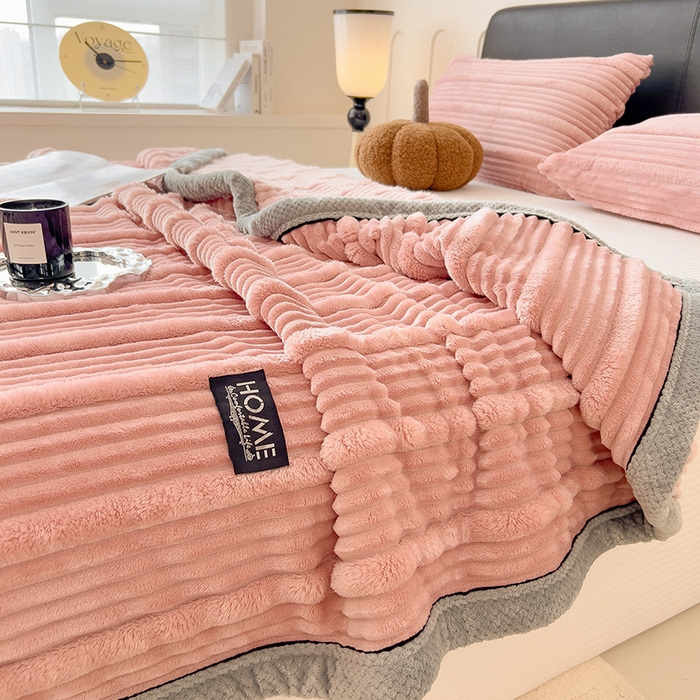 91家纺网 家纺一手货源 找家纺 欧邦 2025新款子母条灰边毛毯毯子多功能盖毯 子母条-豆沙粉灰边