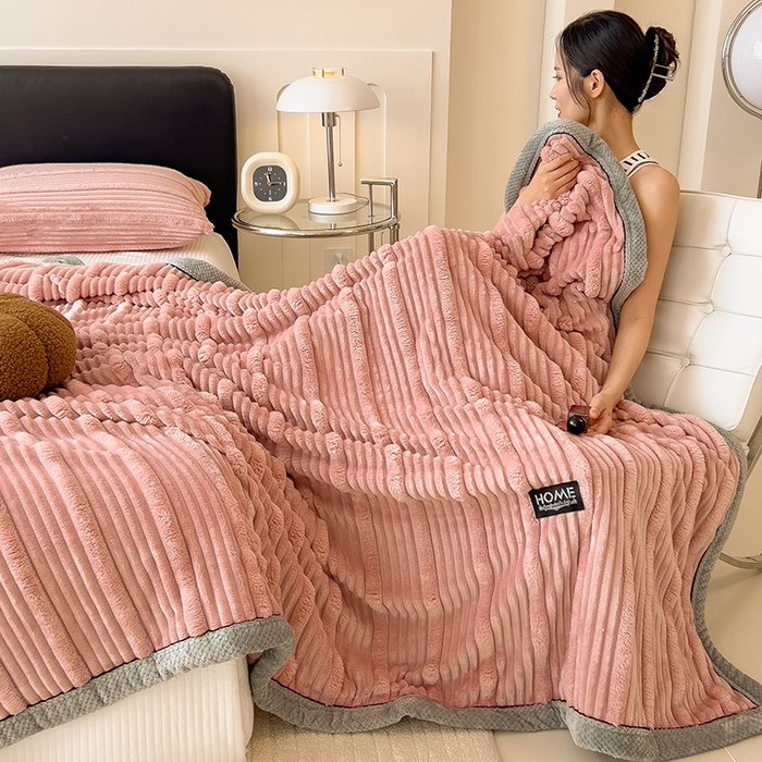 91家纺网 家纺一手货源 找家纺 欧邦 2025新款子母条灰边毛毯毯子多功能盖毯 子母条-豆沙粉灰边