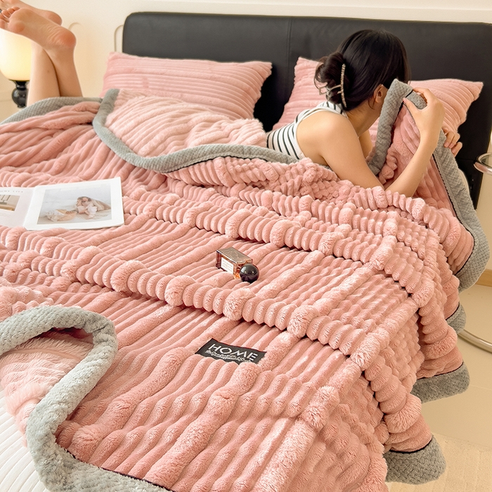 91家纺网 家纺一手货源 找家纺 欧邦 2025新款子母条灰边毛毯毯子多功能盖毯 子母条-豆沙粉灰边