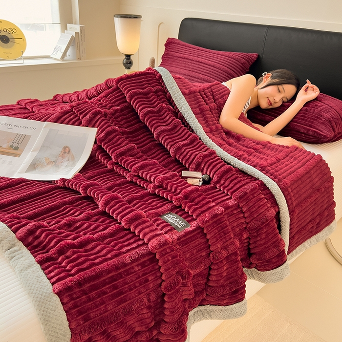 91家纺网 家纺一手货源 找家纺 欧邦 2025新款子母条灰边毛毯毯子多功能盖毯 子母条-酒红灰边