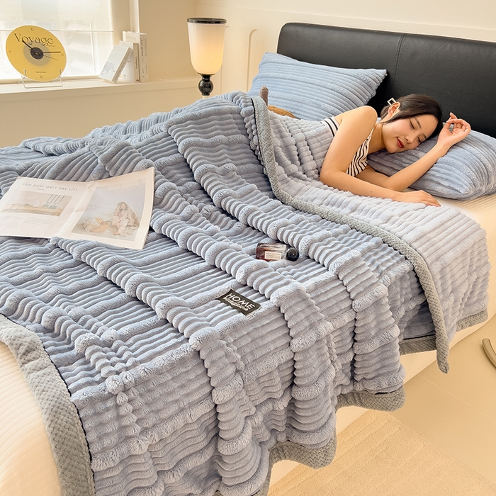 91家纺网 家纺一手货源 找家纺 欧邦 2025新款子母条灰边毛毯毯子多功能盖毯 子母条-蓝灰灰边