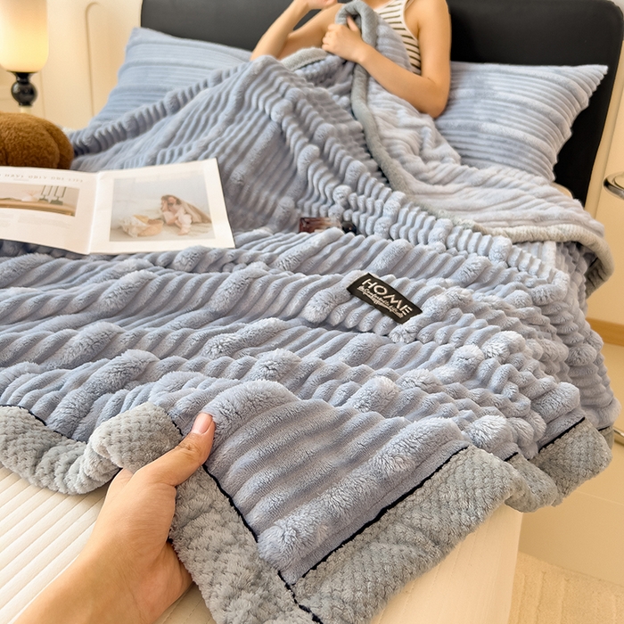 91家纺网 家纺一手货源 找家纺 欧邦 2025新款子母条灰边毛毯毯子多功能盖毯 子母条-蓝灰灰边