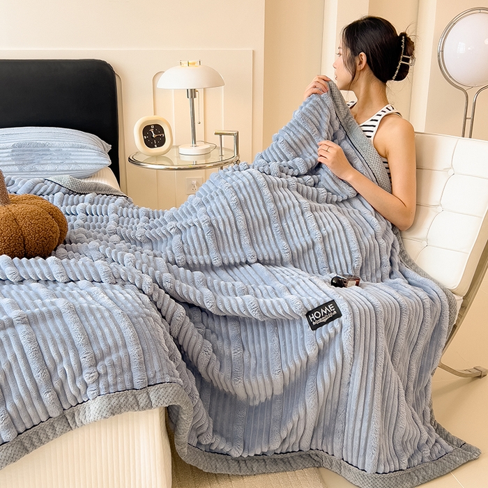 91家纺网 家纺一手货源 找家纺 欧邦 2025新款子母条灰边毛毯毯子多功能盖毯 子母条-蓝灰灰边