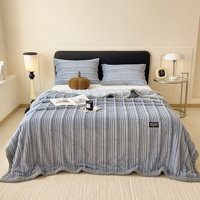 91家纺网 家纺一手货源 找家纺 欧邦 2025新款子母条灰边毛毯毯子多功能盖毯 子母条-蓝灰灰边