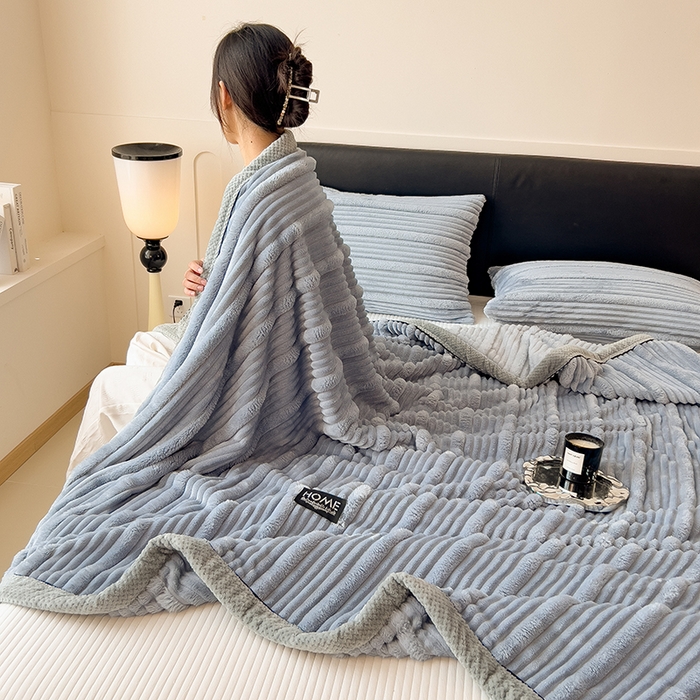 91家纺网 家纺一手货源 找家纺 欧邦 2025新款子母条灰边毛毯毯子多功能盖毯 子母条-蓝灰灰边