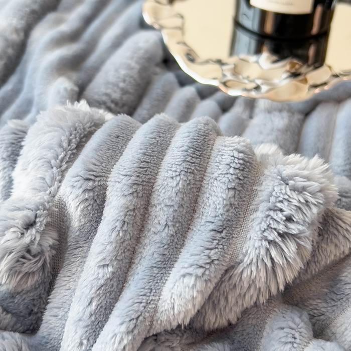 91家纺网 家纺一手货源 找家纺 欧邦 2025新款子母条灰边毛毯毯子多功能盖毯 子母条-蓝灰灰边