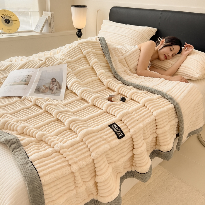 91家纺网 家纺一手货源 找家纺 欧邦 2025新款子母条灰边毛毯毯子多功能盖毯 子母条-米白灰边