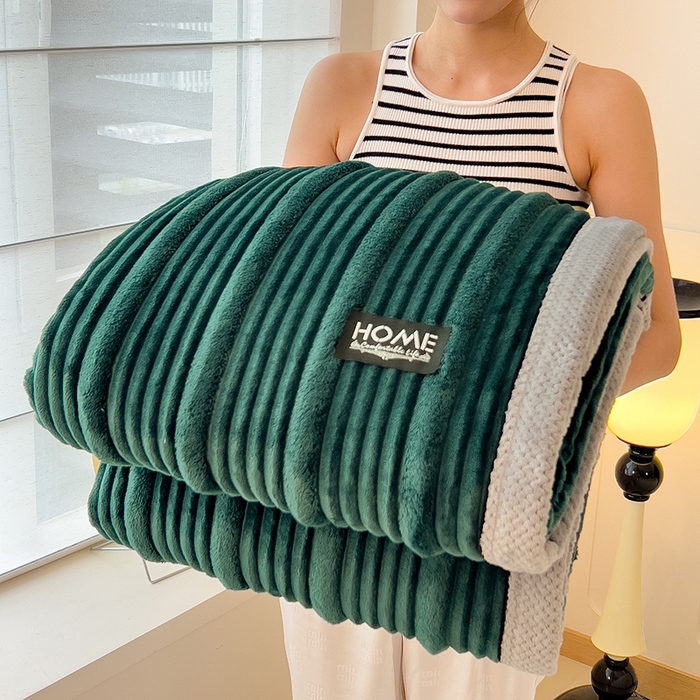 91家纺网 家纺一手货源 找家纺 欧邦 2025新款子母条灰边毛毯毯子多功能盖毯 子母条-墨绿灰边