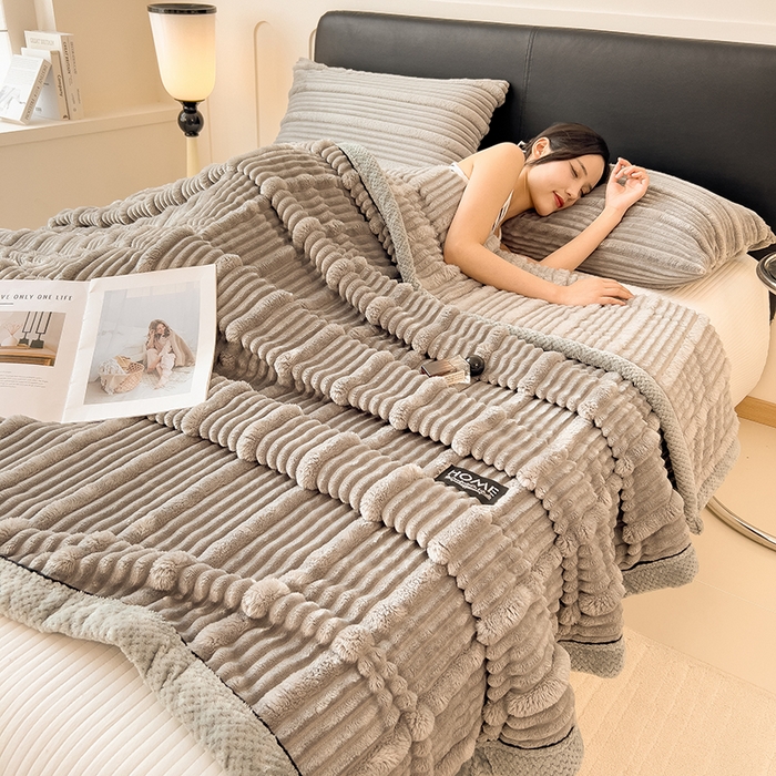 91家纺网 家纺一手货源 找家纺 欧邦 2025新款子母条灰边毛毯毯子多功能盖毯 子母条-浅灰灰边