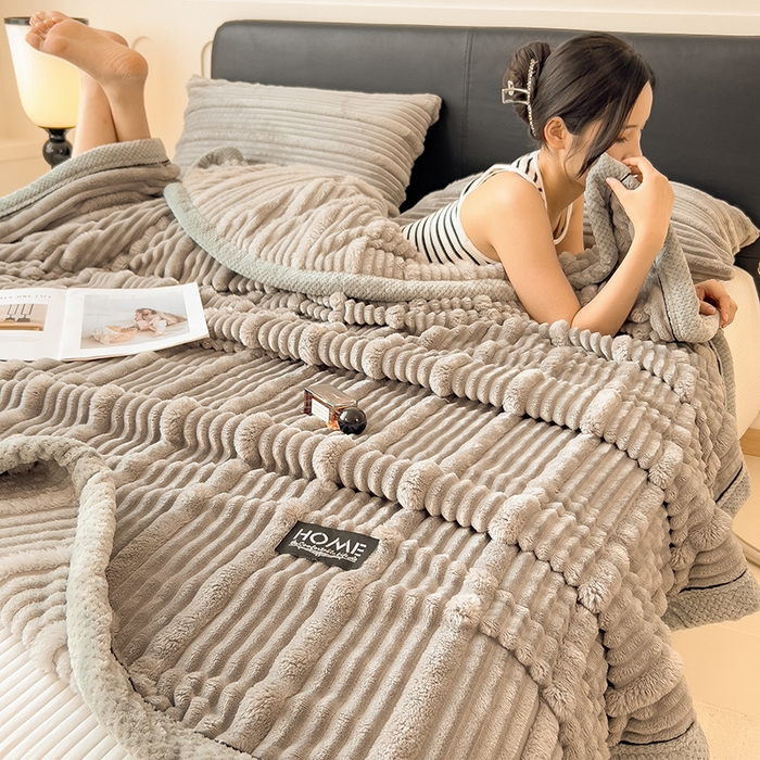 91家纺网 家纺一手货源 找家纺 欧邦 2025新款子母条灰边毛毯毯子多功能盖毯 子母条-浅灰灰边