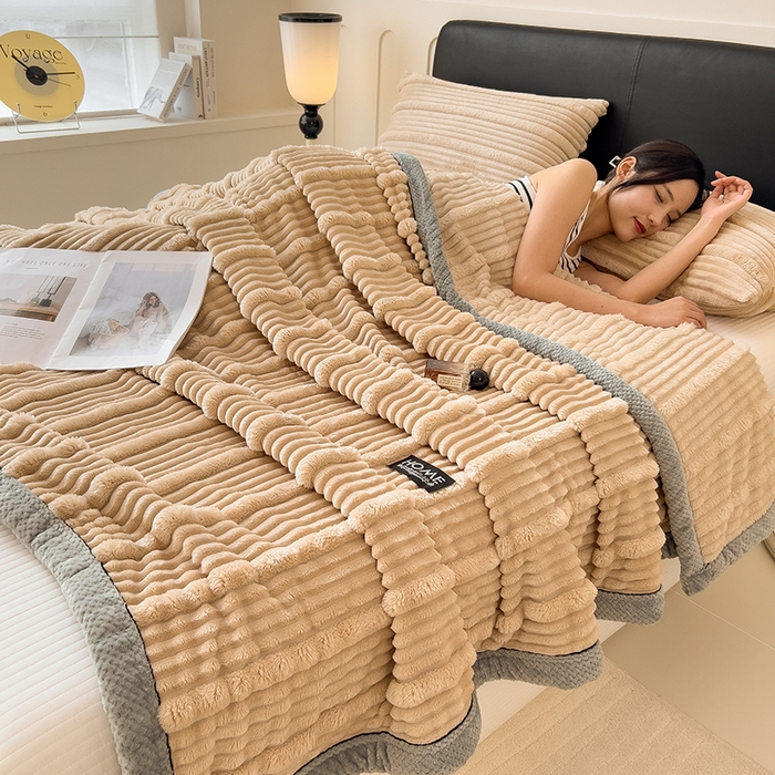 91家纺网 家纺一手货源 找家纺 欧邦 2025新款子母条灰边毛毯毯子多功能盖毯 子母条-浅咖灰边