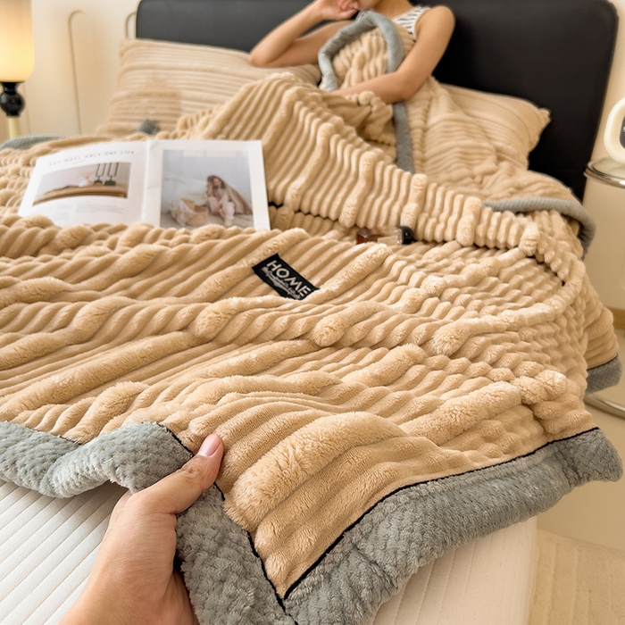 91家纺网 家纺一手货源 找家纺 欧邦 2025新款子母条灰边毛毯毯子多功能盖毯 子母条-浅咖灰边