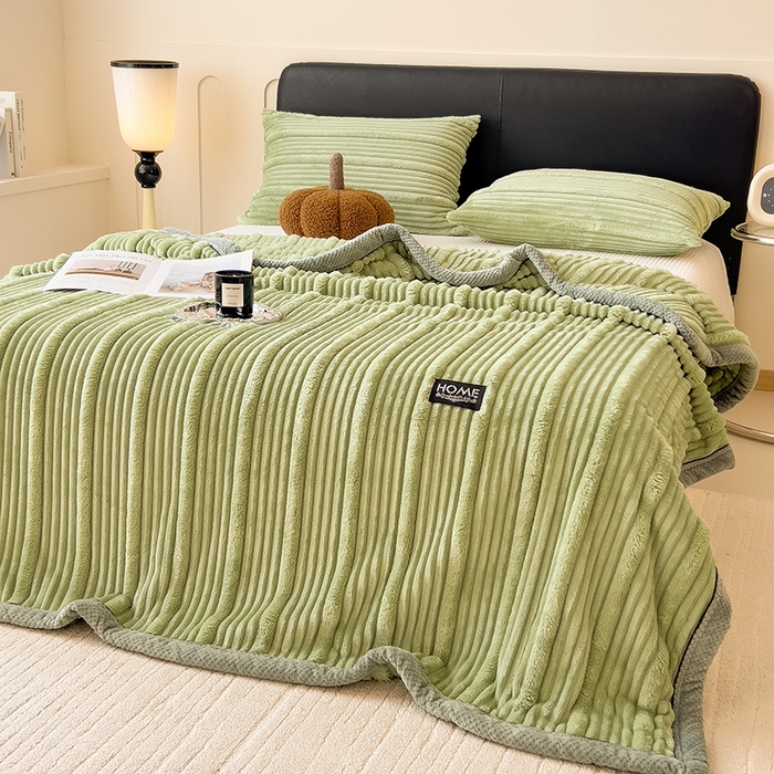 91家纺网 家纺一手货源 找家纺 欧邦 2025新款子母条灰边毛毯毯子多功能盖毯 子母条-浅绿灰边