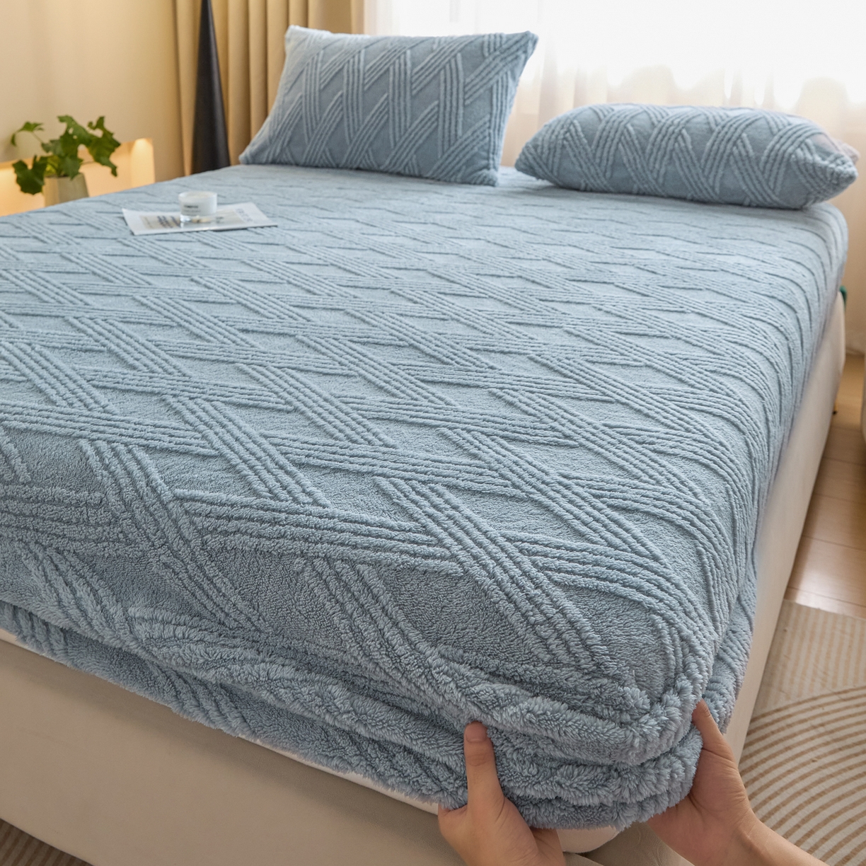 91家纺网 家纺一手货源 找家纺 欧邦 2025新款跨境提花塔芙绒单床笠 床笠单件-素简系列 素简-雾蓝