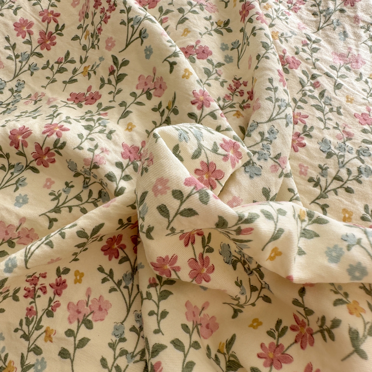 91家纺网 家纺一手货源 找家纺 欧尚 2025新款云柔棉床盖四件套 花枝语