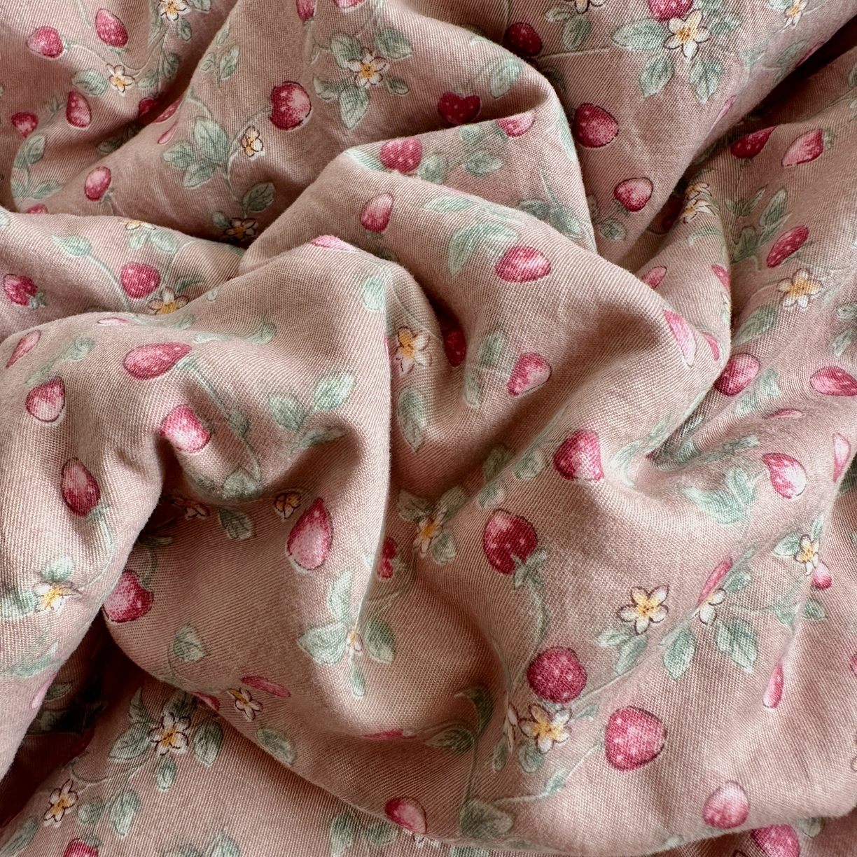 91家纺网 家纺一手货源 找家纺 欧尚 2025新款云柔棉床盖四件套 草莓