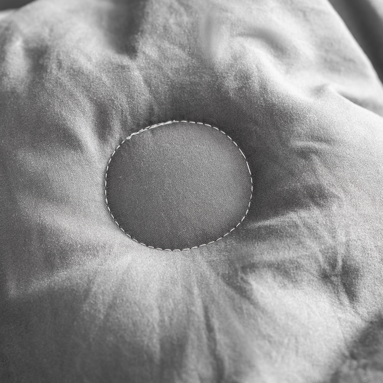 91家纺网 家纺一手货源 找家纺 品乐家纺 2025新款飞边大豆被烫画冬被被子被芯冬被 绅士灰