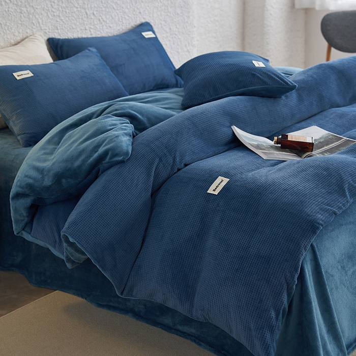 91家纺网 家纺一手货源 找家纺 眠博士 2025新款华夫格剪花牛奶绒加厚保暖四件套 华夫格剪花-靛青