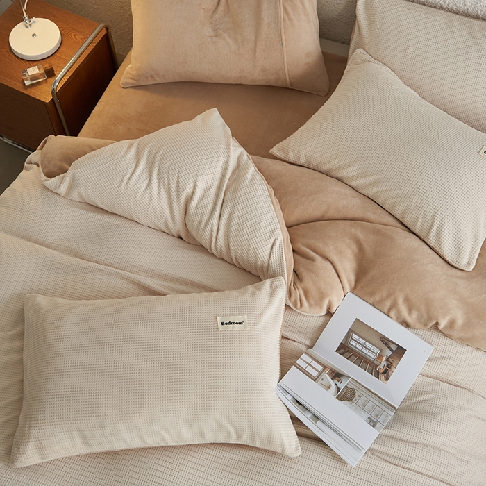 91家纺网 家纺一手货源 找家纺 眠博士 2025新款华夫格剪花牛奶绒加厚保暖四件套 华夫格剪花-白-咖