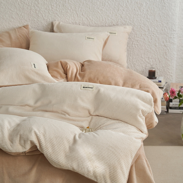 91家纺网 家纺一手货源 找家纺 （总）眠博士 2025新款华夫格剪花牛奶绒加厚保暖四件套