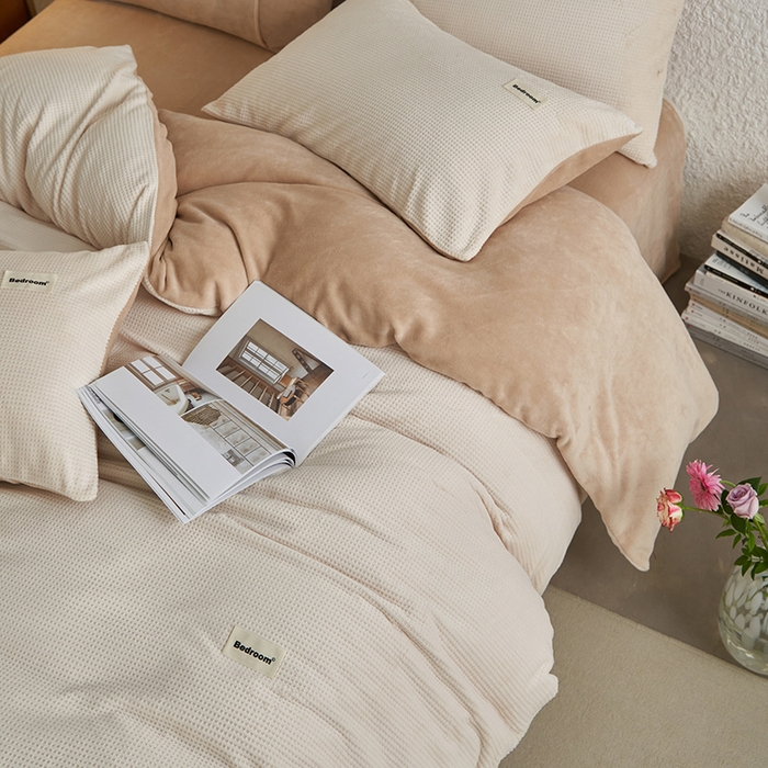 91家纺网 家纺一手货源 找家纺 （总）眠博士 2025新款华夫格剪花牛奶绒加厚保暖四件套