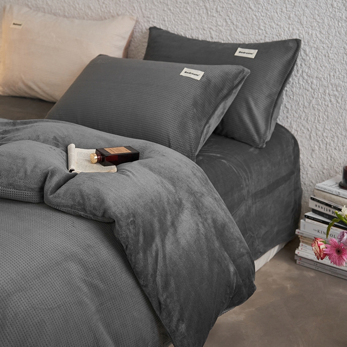 91家纺网 家纺一手货源 找家纺 眠博士 2025新款华夫格剪花牛奶绒加厚保暖四件套 华夫格剪花-深灰