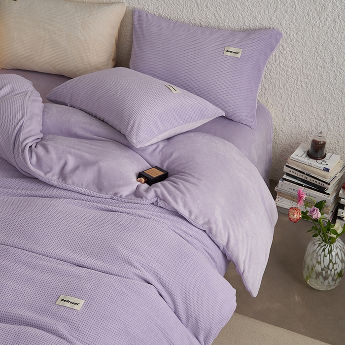 91家纺网 家纺一手货源 找家纺 眠博士 2025新款华夫格剪花牛奶绒加厚保暖四件套 华夫格剪花-丁香紫