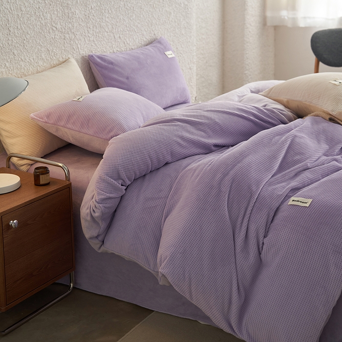 91家纺网 家纺一手货源 找家纺 眠博士 2025新款华夫格剪花牛奶绒加厚保暖四件套 华夫格剪花-丁香紫