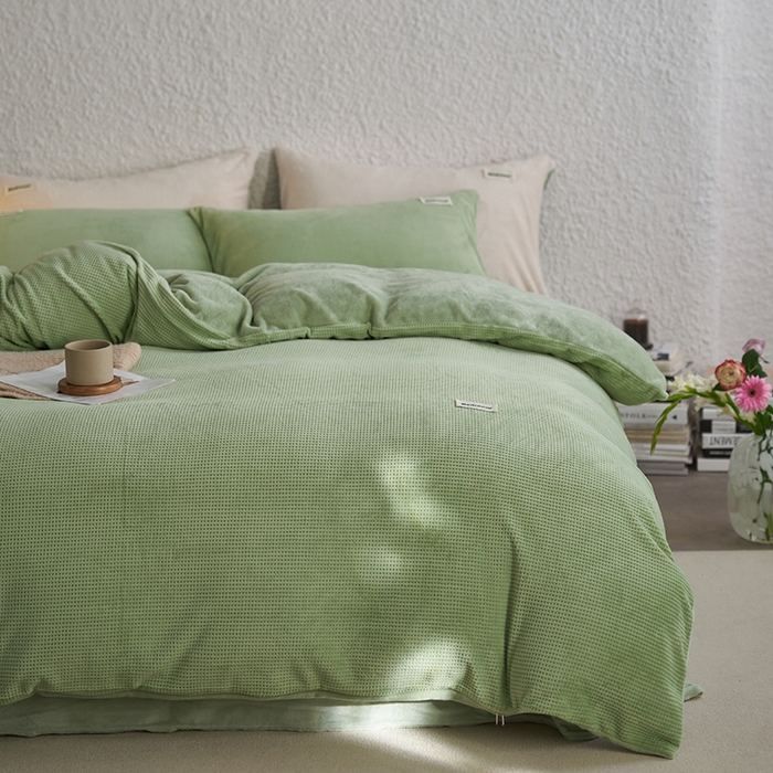 91家纺网 家纺一手货源 找家纺 眠博士 2025新款华夫格剪花牛奶绒加厚保暖四件套 华夫格剪花-苹果绿