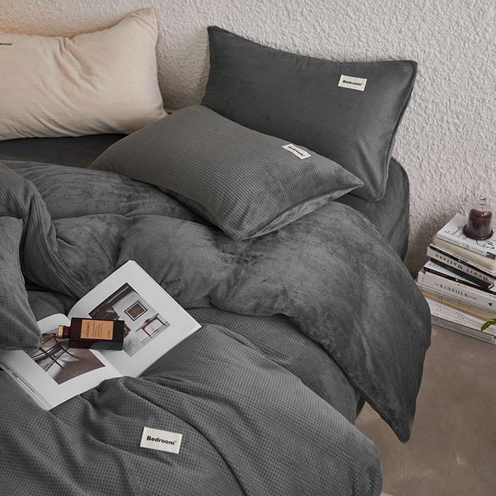 91家纺网 家纺一手货源 找家纺 眠博士 2025新款华夫格剪花牛奶绒加厚保暖四件套 华夫格剪花-深灰