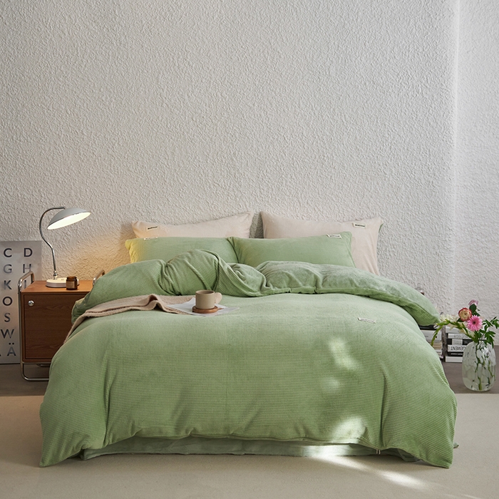 91家纺网 家纺一手货源 找家纺 眠博士 2025新款华夫格剪花牛奶绒加厚保暖四件套 华夫格剪花-苹果绿