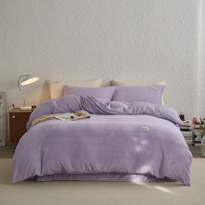 91家纺网 家纺一手货源 找家纺 眠博士 2025新款华夫格剪花牛奶绒加厚保暖四件套 华夫格剪花-丁香紫