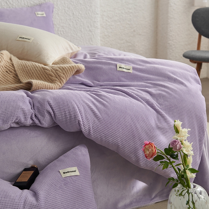 91家纺网 家纺一手货源 找家纺 眠博士 2025新款华夫格剪花牛奶绒加厚保暖四件套 华夫格剪花-丁香紫