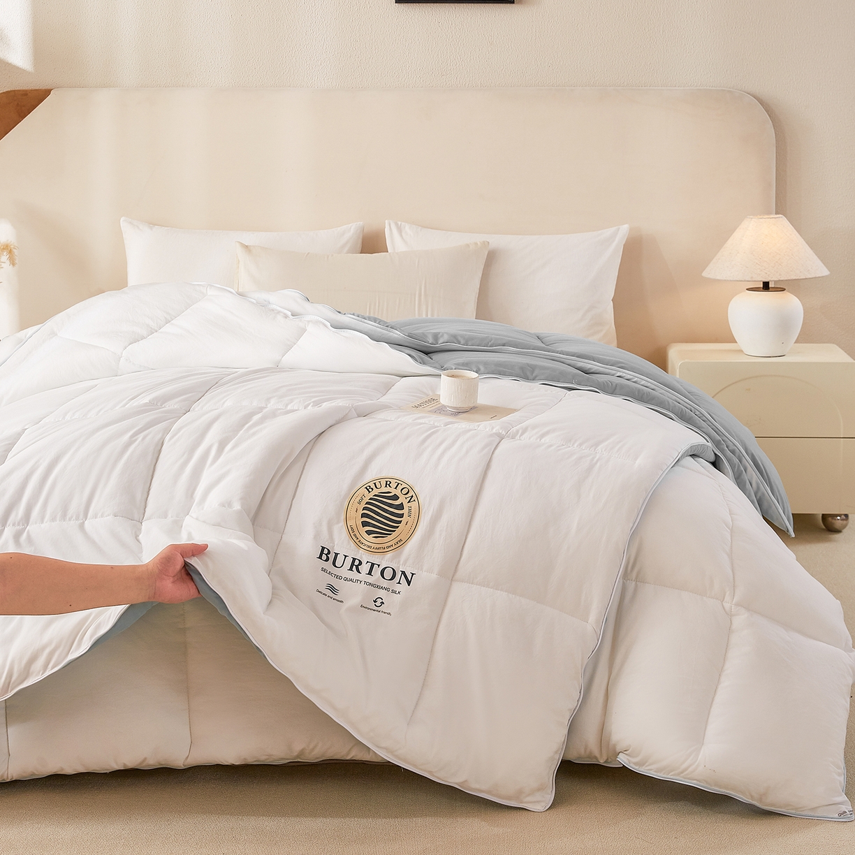 91家纺网 家纺一手货源 找家纺 品乐家纺 2025新款亲肤速暖大豆子母被被子被芯冬被 月影白