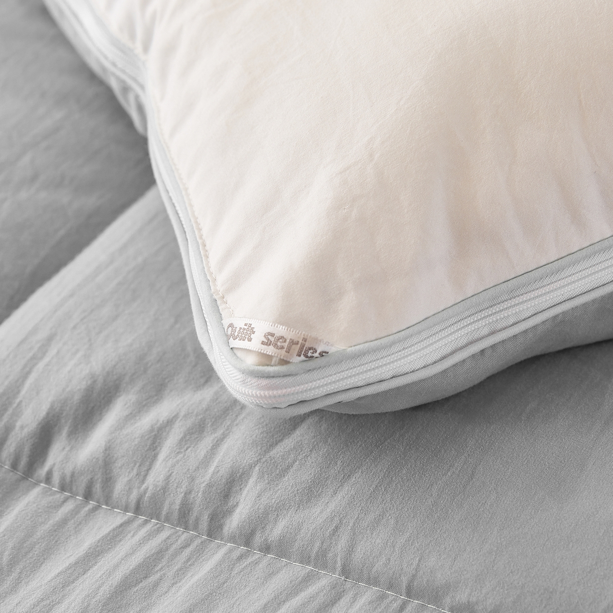 91家纺网 家纺一手货源 找家纺 品乐家纺 2025新款亲肤速暖大豆子母被被子被芯冬被 月影白