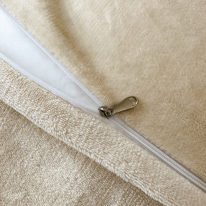 91家纺网 家纺一手货源 找家纺 诺梵家纺 2025新款8.2斤宽边织带雕花绒牛奶绒四件套 云烟-绿