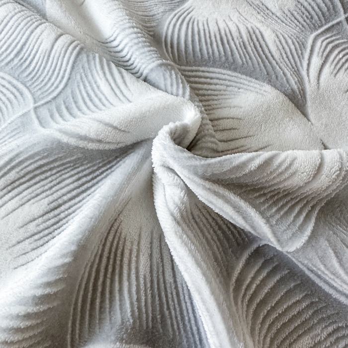 91家纺网 家纺一手货源 找家纺 （总）诺梵家纺 2025新款8.2斤宽边织带雕花绒牛奶绒四件套