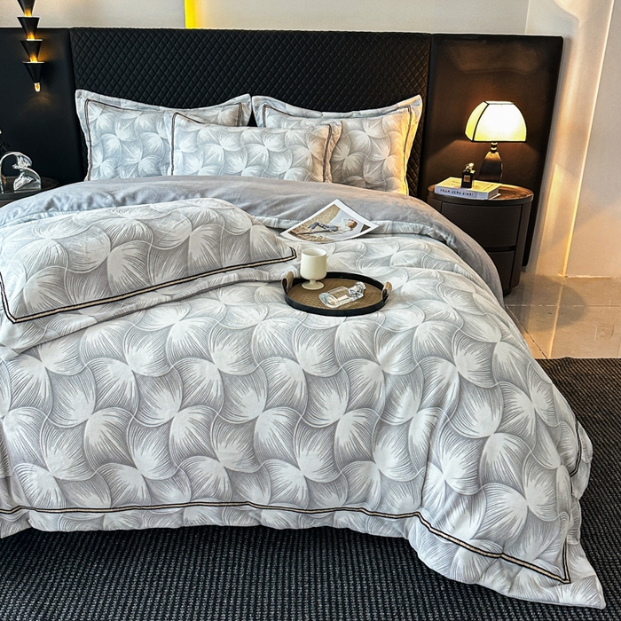 91家纺网 家纺一手货源 找家纺 （总）诺梵家纺 2025新款8.2斤宽边织带雕花绒牛奶绒四件套